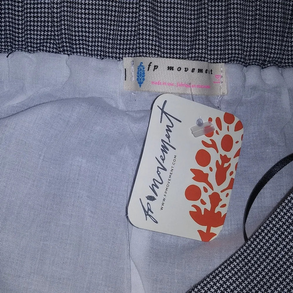 Free People Movement Houndstooth Faux Wrap Elastic Back Skort Size L NWT - Picture 6 of 7